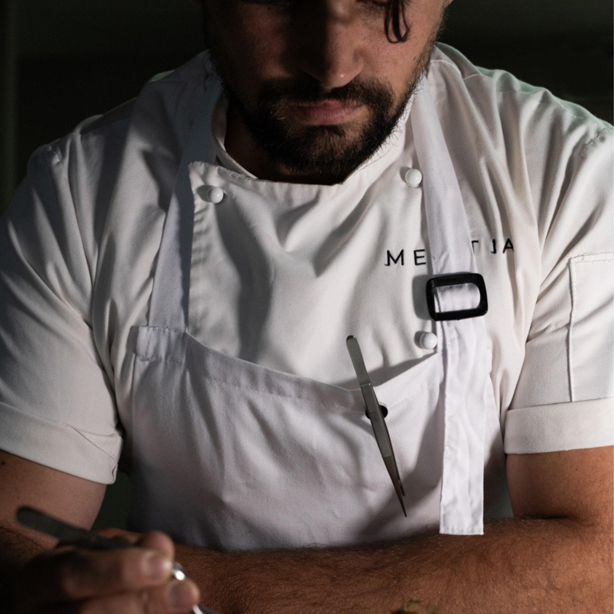 Small Straight SuperFine Tweezers & Holdfast Magnetic Pin Bundle