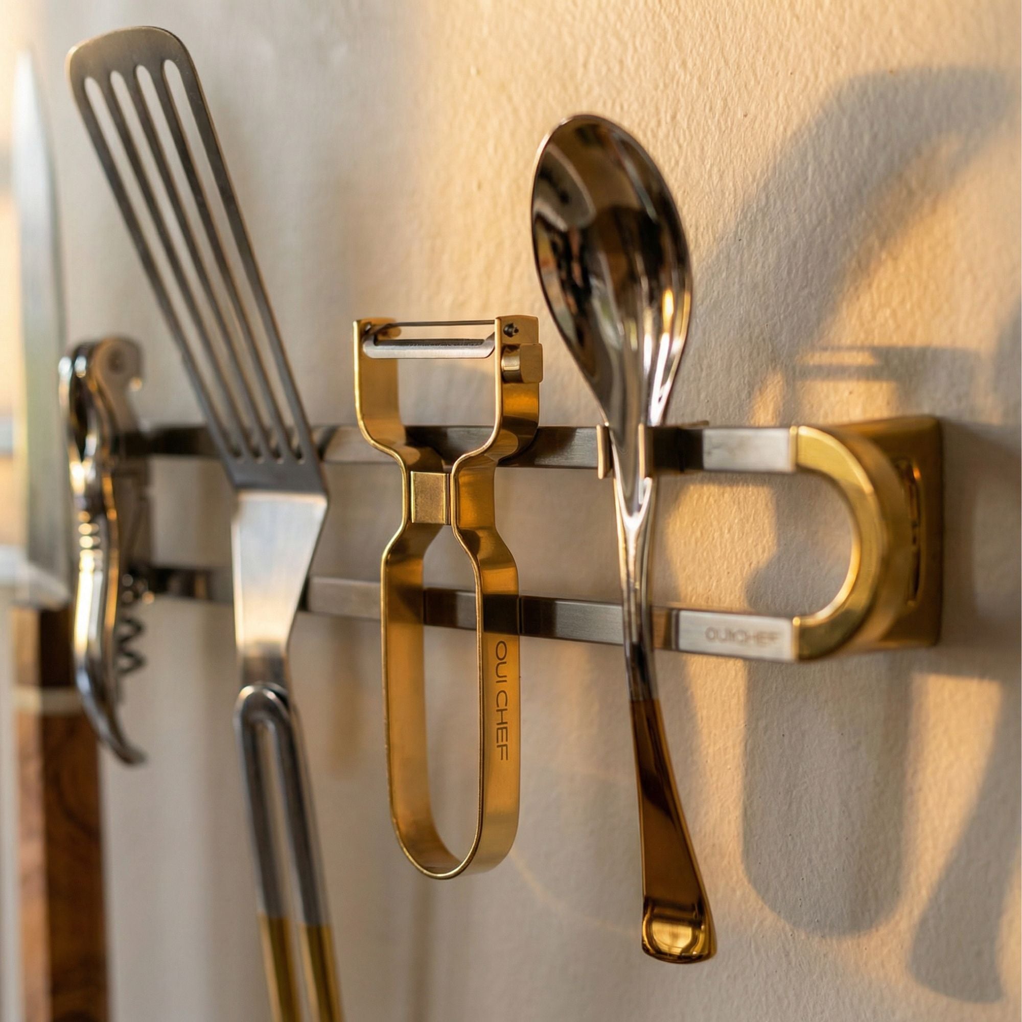 ShowOff Magnetic Knife Rack